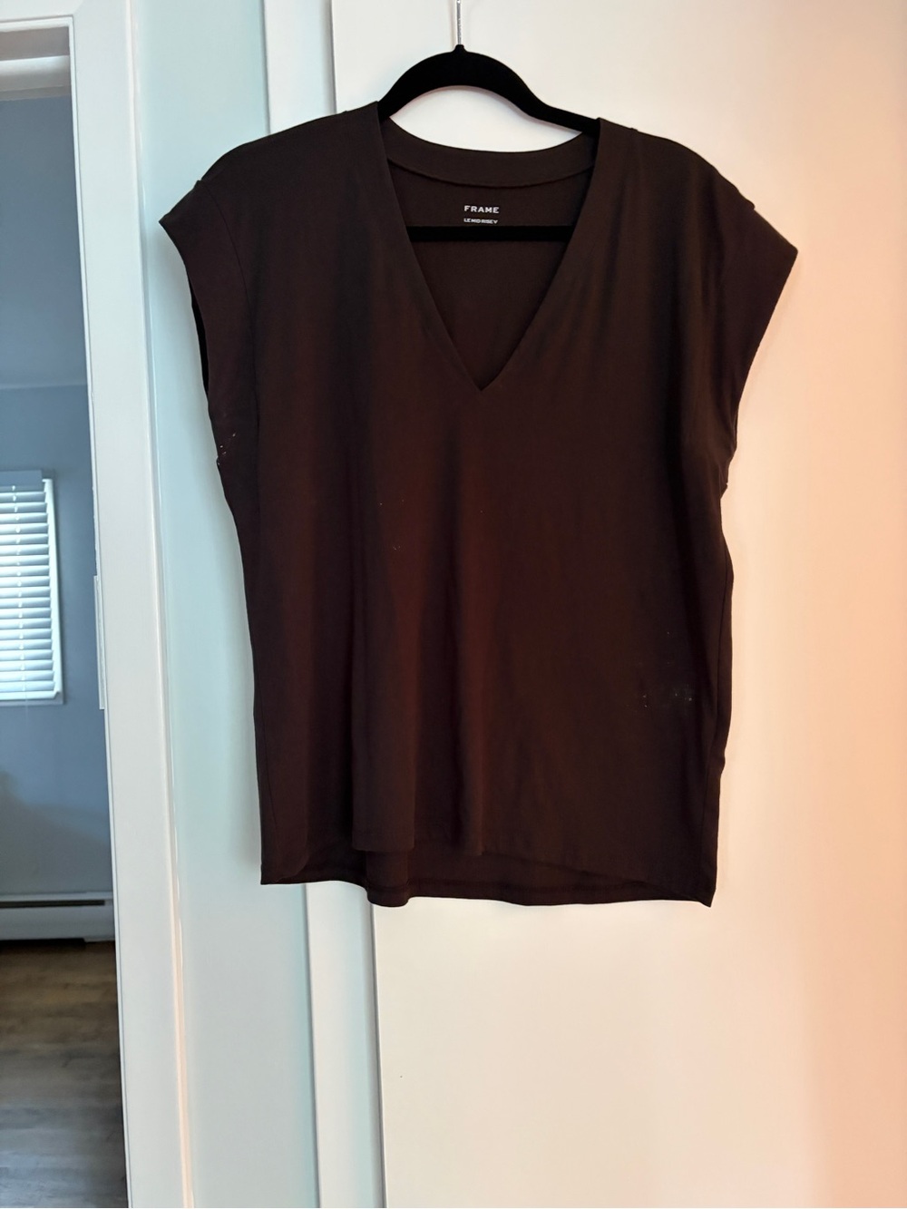 Frame Denim Black V-Neck Cap Sleeve tee top M